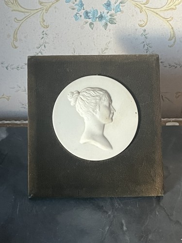 Plaque médaillon biscuit - plaque,