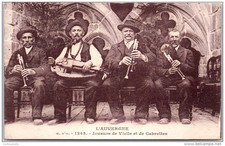 63 - joueurs de vielle et de cabrettes ---