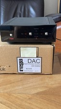 REGA DAC noir, peu servi, pour connecter music sur le net, ect...