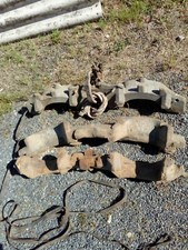 Lot de jougs anciens en bois