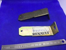 Ferrure de pare chocs avant