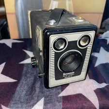 Ancienne Caméra Brownie Made In England By Kodak Limited
