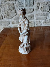 FIGURINE JEUNE FEMME PORCELAINE DE SAXE NO 1018