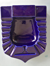 cendrier ancien, grand cendrier bleu intense, forme écusson et verre à cognac