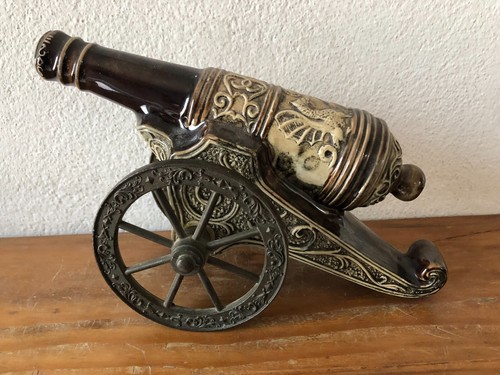 Bouteille pleine canon liqueur - canon,