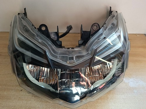 Une optique feu phare avant - feu,