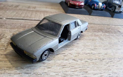 Peugeot 604 norev - v6,