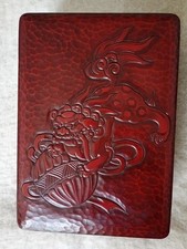 Grande boîte à documents en bois laqué et sculpté.Kamakura Bori.Japon .Meiji.