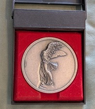 🇫🇷 MÉDAILLE Table