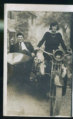 Fumay side car - car,