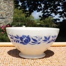 Ancien gros bol à soupe à facettes en faïence pochoir fleurs bleues ø 18 cm