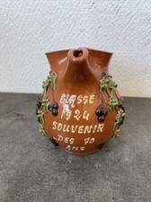 Ancien Petit Pichet Parlant Poterie Vernisse Décor Raisin Classe 1924 Souvenir 