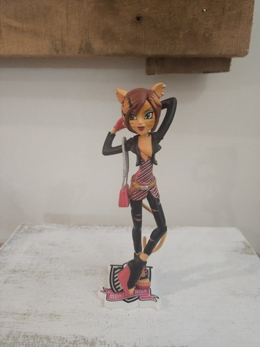 Monster high magazine figure - monster,