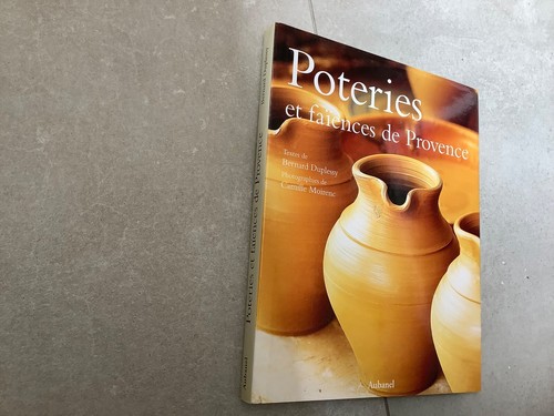 Poteries faïences de - poteries, et