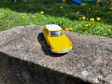 Dinky Toys lot Citroen DS 19 référence n° 522 restaurée entièrement vitrage neuf