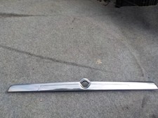 enjoliveurs de malle arriere jaguar xj40