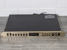 Roland GP-100 DIGITAL GUITAR PREAMP / PROCESSOR 1U AC100V 50/60Hz 13W
