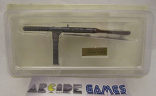 ARME A FEU MINIATURE HACHETTE - PISTOLET MITRAILLEUR SCHMEISSER (vendeur pro)