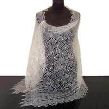 Etole blanche tricotée et brodée/ Etole blanche Mariage/ étole ajourée a la main