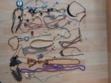 lot revendeur bijoux 25 colliers et ras de cou déstockage solderie