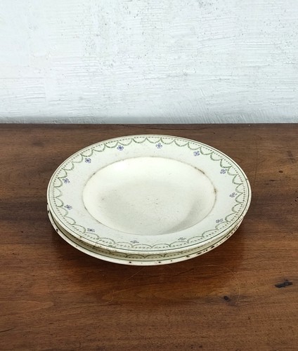 Lot deux assiettes en - deux,
