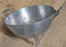 Passoire ancienne Alu Tripode