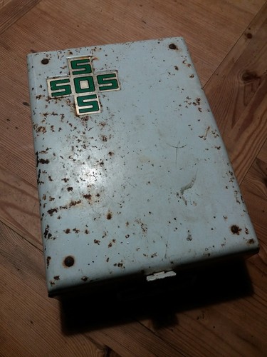 Rare boite metallique ancienne - rare,
