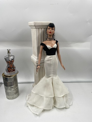 Tonner doll sydney tenues - tonner,