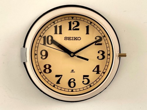 Horloge murale vintage