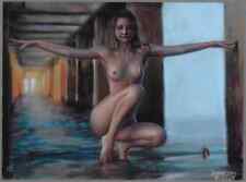 femme nue dans le parking