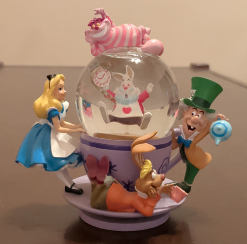 Disney parks alice - disney,