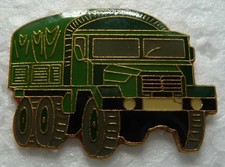 PIN'S MILITAIRE D'UN VEHICULE MILITAIRE GBC 8 KT