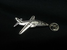 PIN'S AVION GENRE PATROUILLE DE FRANCE ALPHA JET 4.3 CM X 2.1 CM  BON ETAT