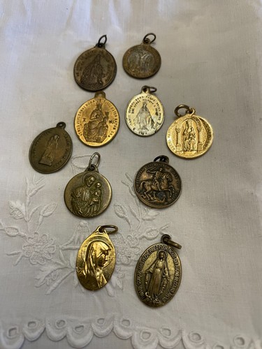 Lot médailles religieuses - 10,