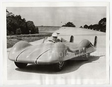 L'Etoile filante Renault et son pilote Jean Herbert - Photo vintage 1956
