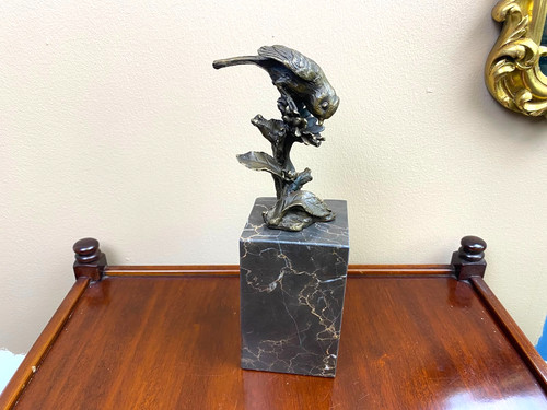 Sculpture oiseau bronze sur - oiseau, en