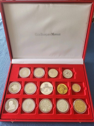 Coffret médailles - 14,