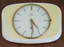 horloge murale mécanique en