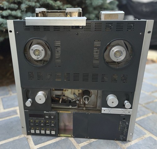 Studer a810 radio broadcast - /,
