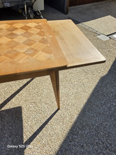 Urgent table salle à - de,