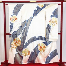 Kimono japonais « FURISODE »