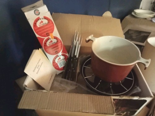 Service fondue creuset - service, a