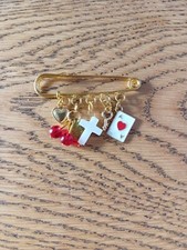 Broche dorée charms carte as