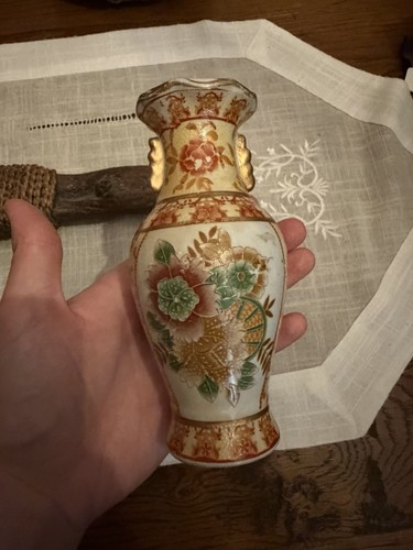 Superbe petit vase - , en