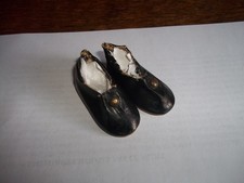 Petites chaussures anciennes - petites,