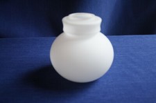 Globe tulipe de lampe ou lustre ancien en verre opalin abat jour N°2