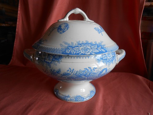 Belle soupière ancienne - belle,
