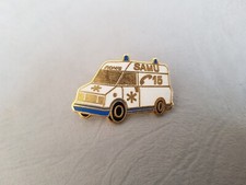 Pin's SECOURS / SANTE - Ambulance - SAMU 15 Ronis - Citroen J5