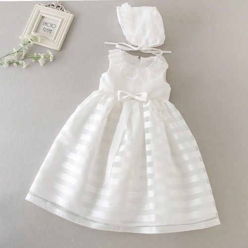 Robe broderie baptême - À,