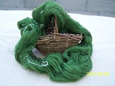 Mercerie ancienne : Très gros écheveau de soie sauvage vert. Réf. n°295